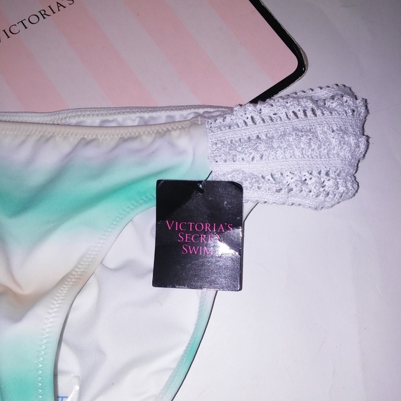 Victoria Secret Swim Bikini Bottom
XS
Ombre
Seafoam Glow White Beige
Crochet‎ - Picture 2 of 4